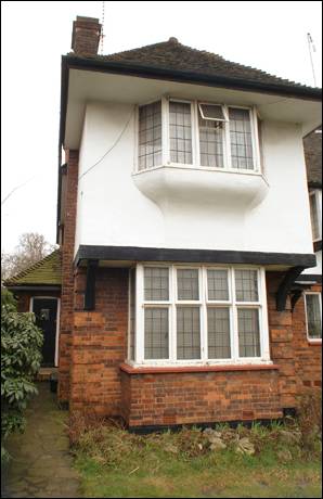 012 Ossulton Way